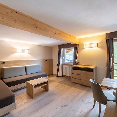 Design & Suite Hotel Ciarnadoi Vigo di Fassa Bagian luar foto