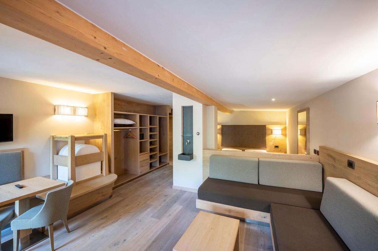 Design & Suite Hotel Ciarnadoi Vigo di Fassa Bagian luar foto