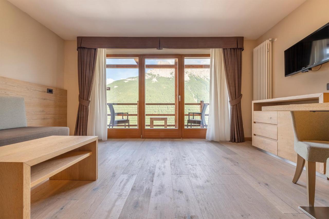 Design & Suite Hotel Ciarnadoi Vigo di Fassa Bagian luar foto