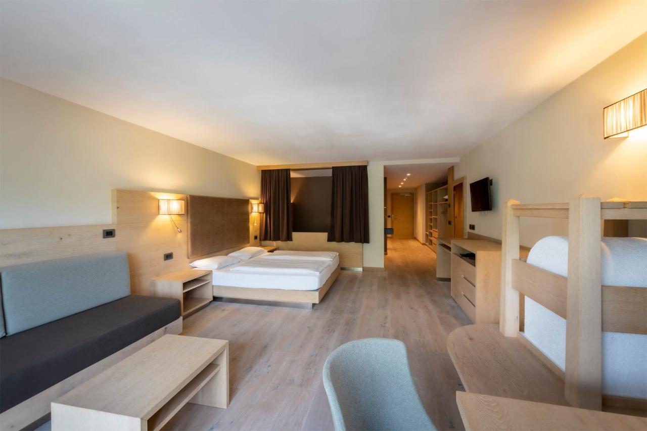 Design & Suite Hotel Ciarnadoi Vigo di Fassa Bagian luar foto