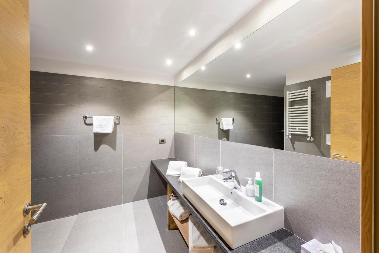 Design & Suite Hotel Ciarnadoi Vigo di Fassa Bagian luar foto