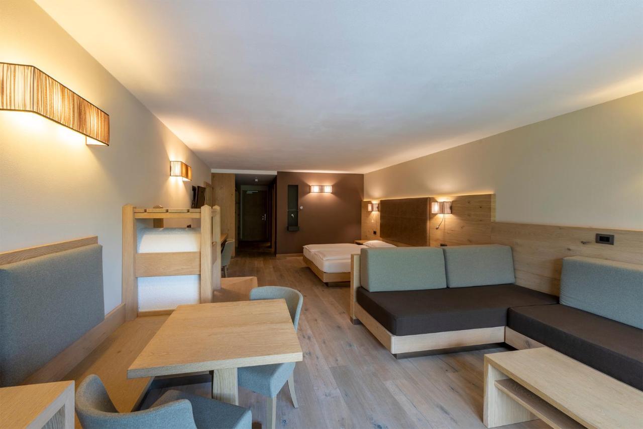 Design & Suite Hotel Ciarnadoi Vigo di Fassa Bagian luar foto