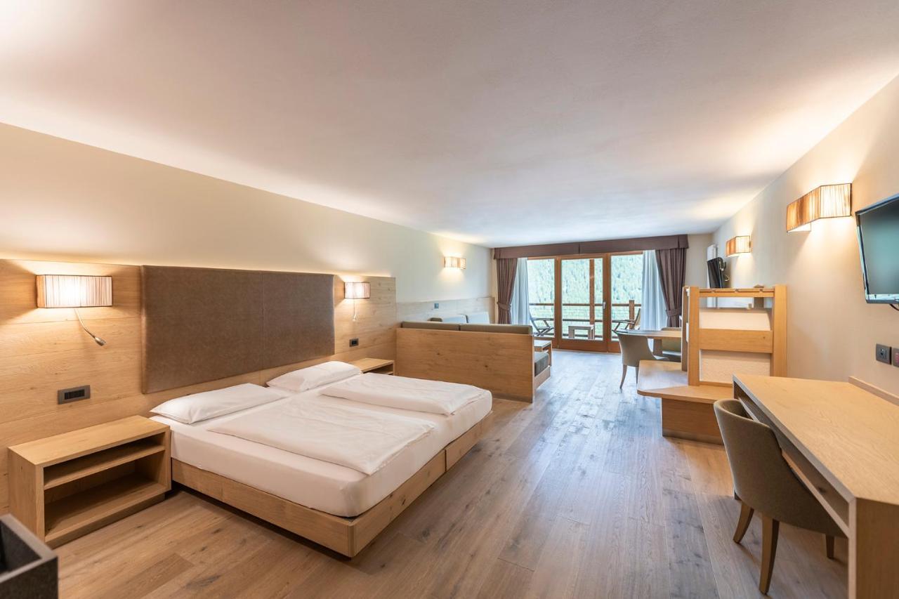 Design & Suite Hotel Ciarnadoi Vigo di Fassa Bagian luar foto
