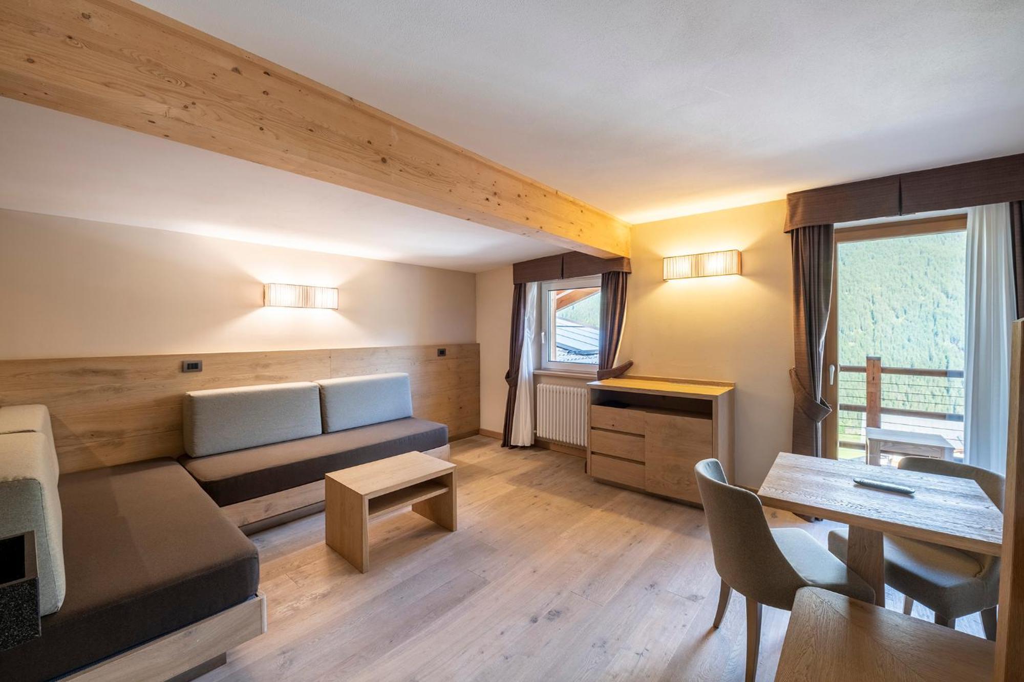 Design & Suite Hotel Ciarnadoi Vigo di Fassa Bagian luar foto