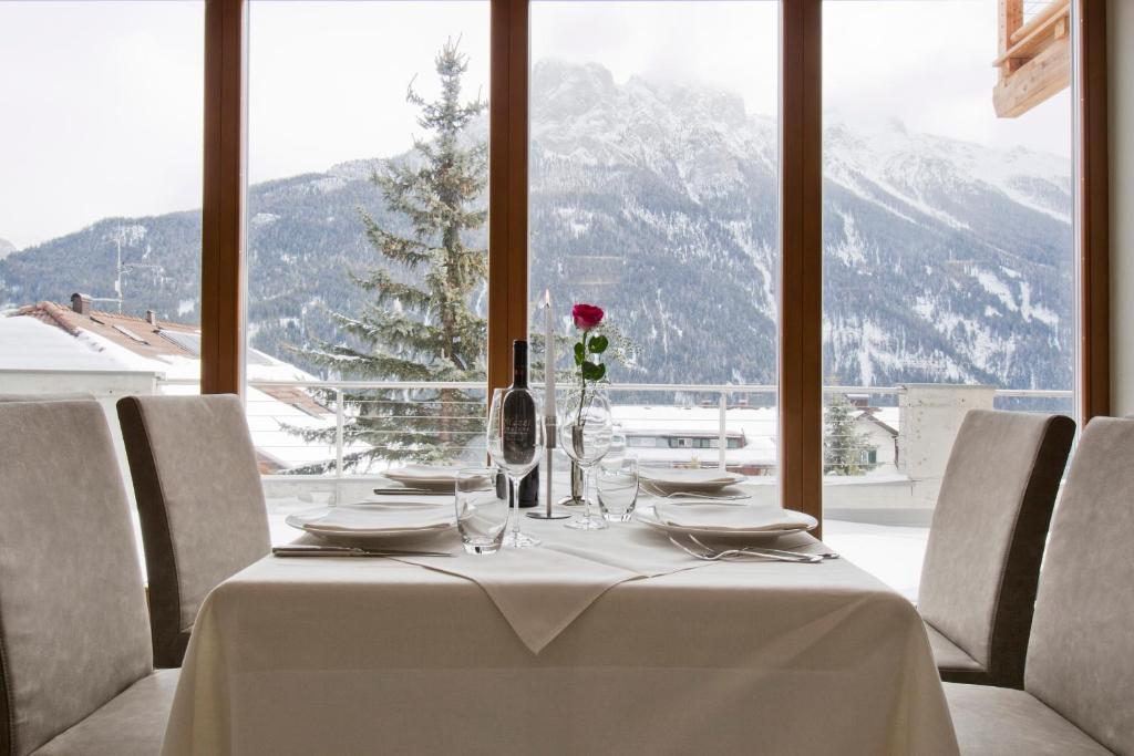Design & Suite Hotel Ciarnadoi Vigo di Fassa Bagian luar foto