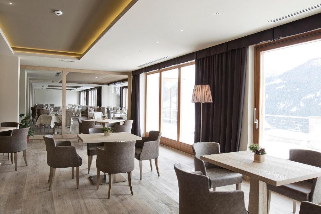 Design & Suite Hotel Ciarnadoi Vigo di Fassa Bagian luar foto