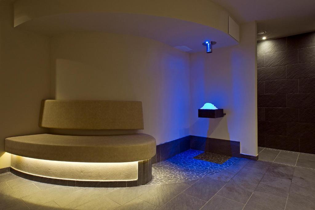 Design & Suite Hotel Ciarnadoi Vigo di Fassa Bagian luar foto